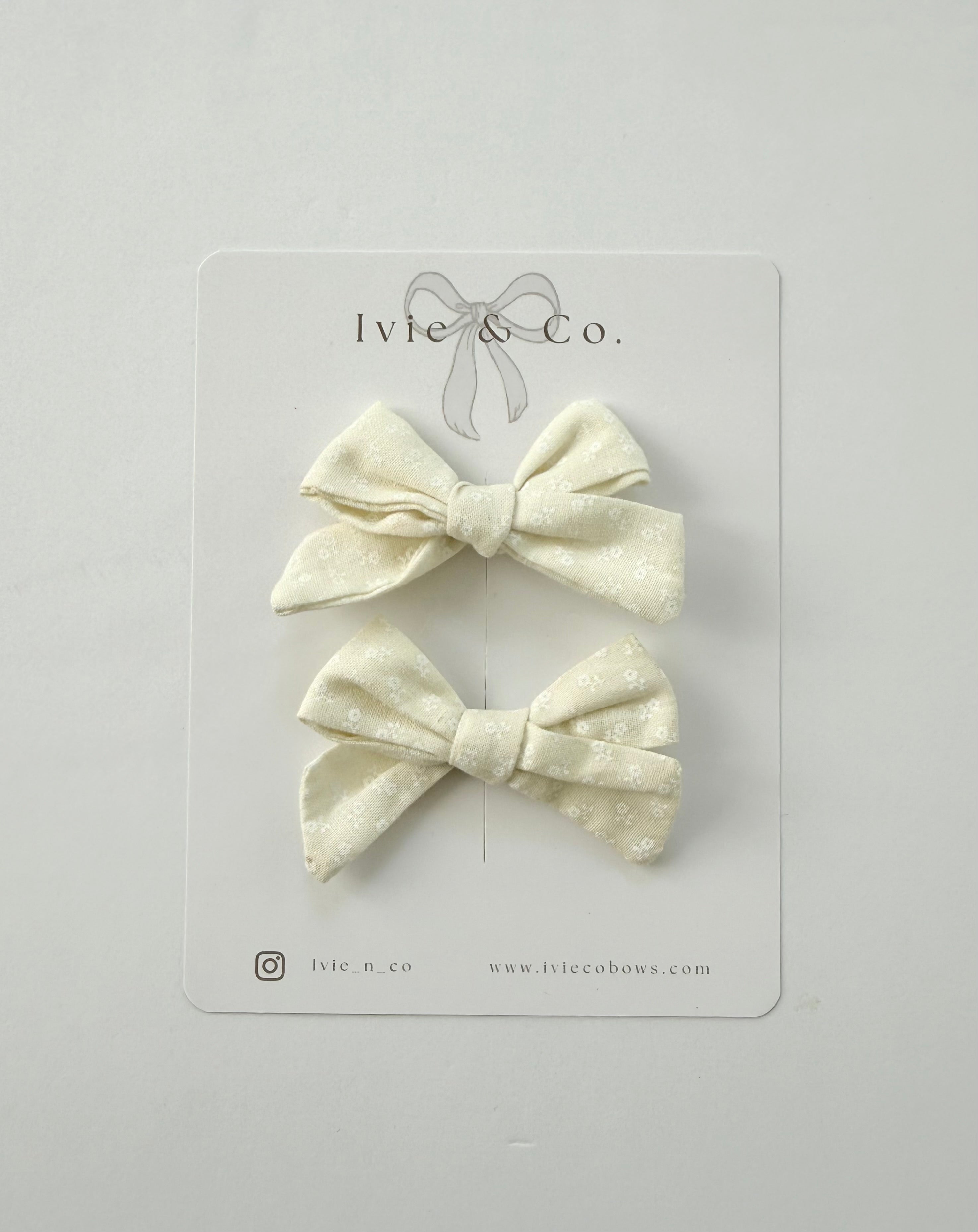 Small Madeline Piggy Bow Set