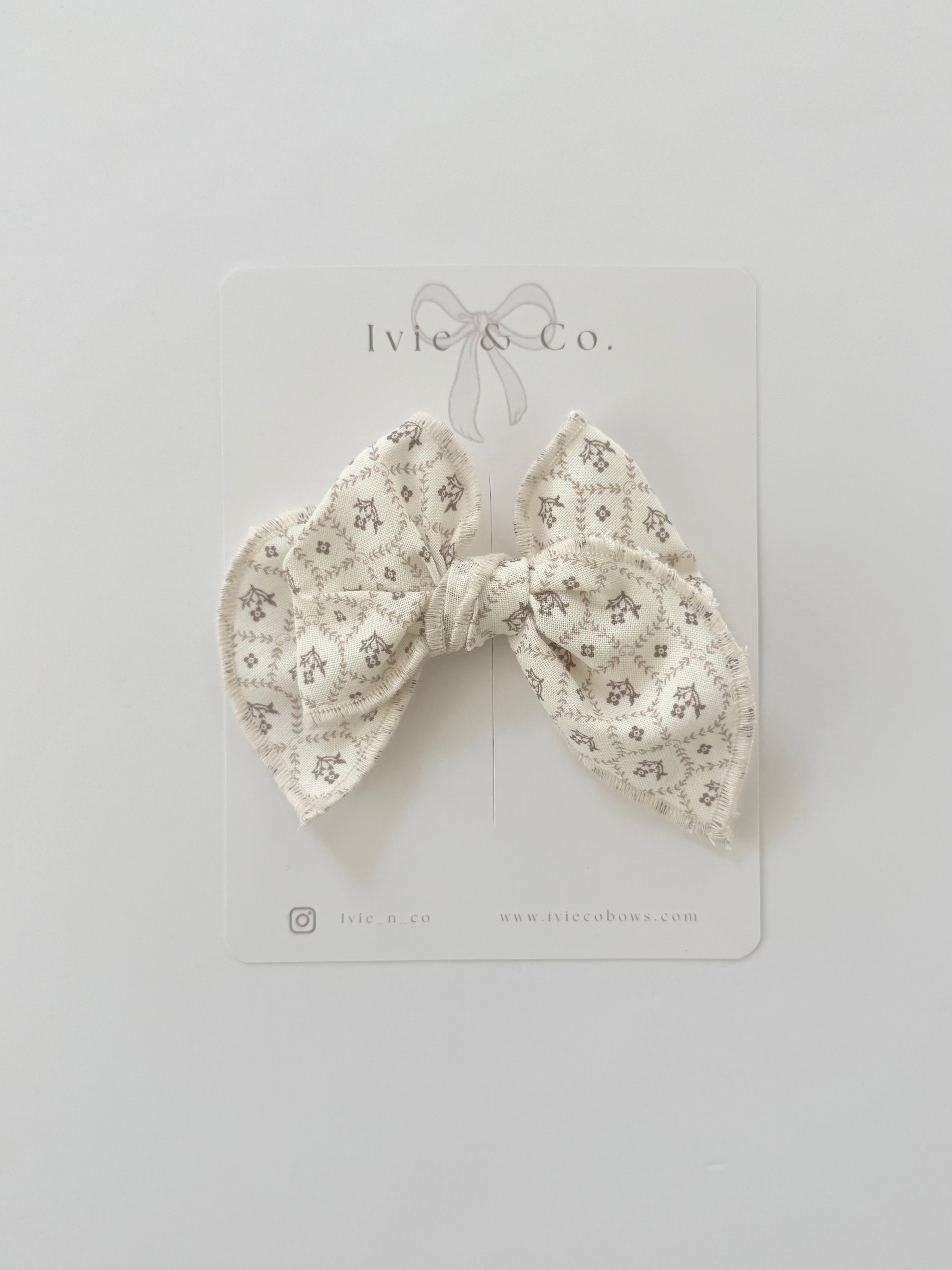 Medium Elsie bow