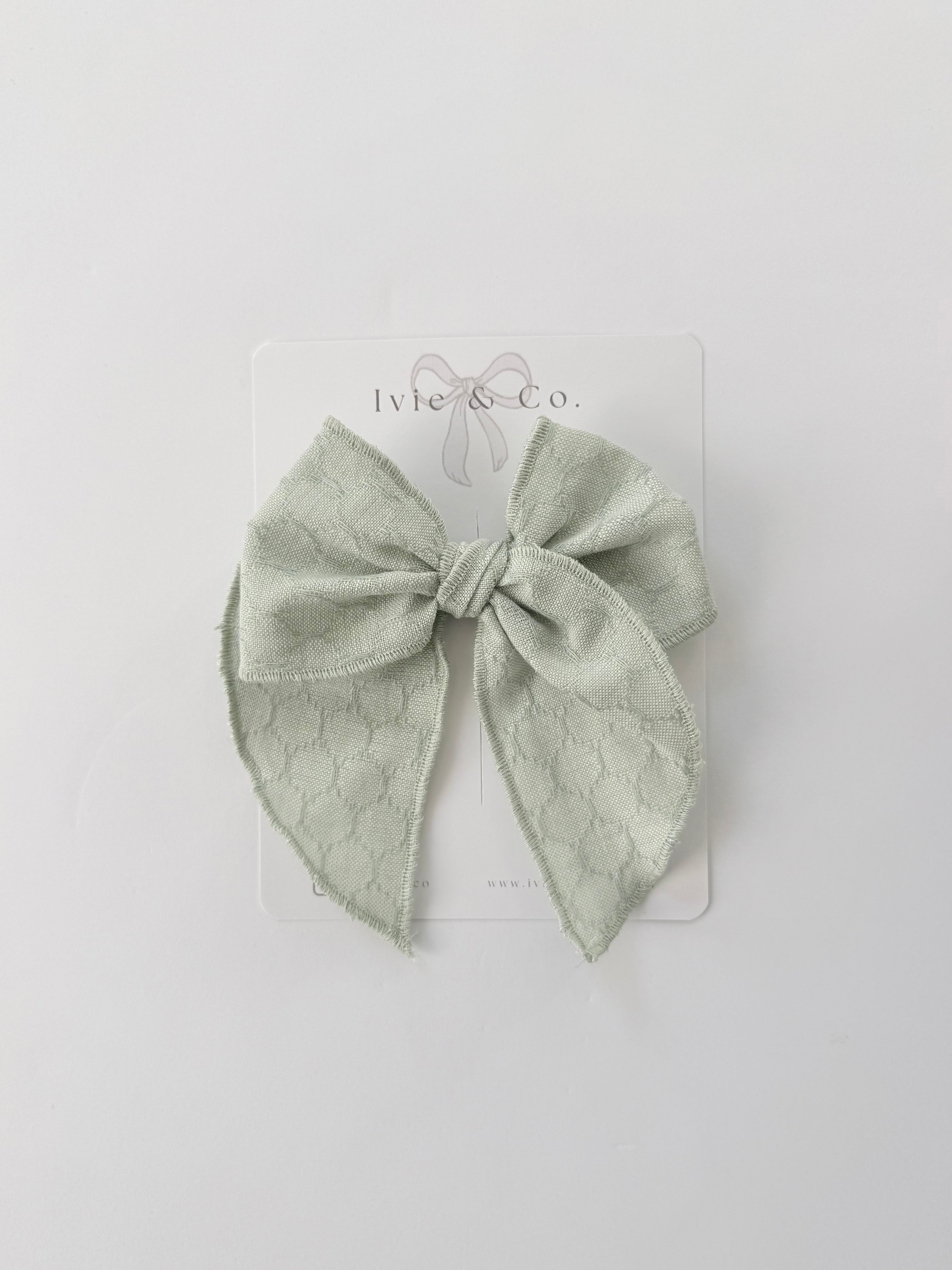 Large Claire Bow