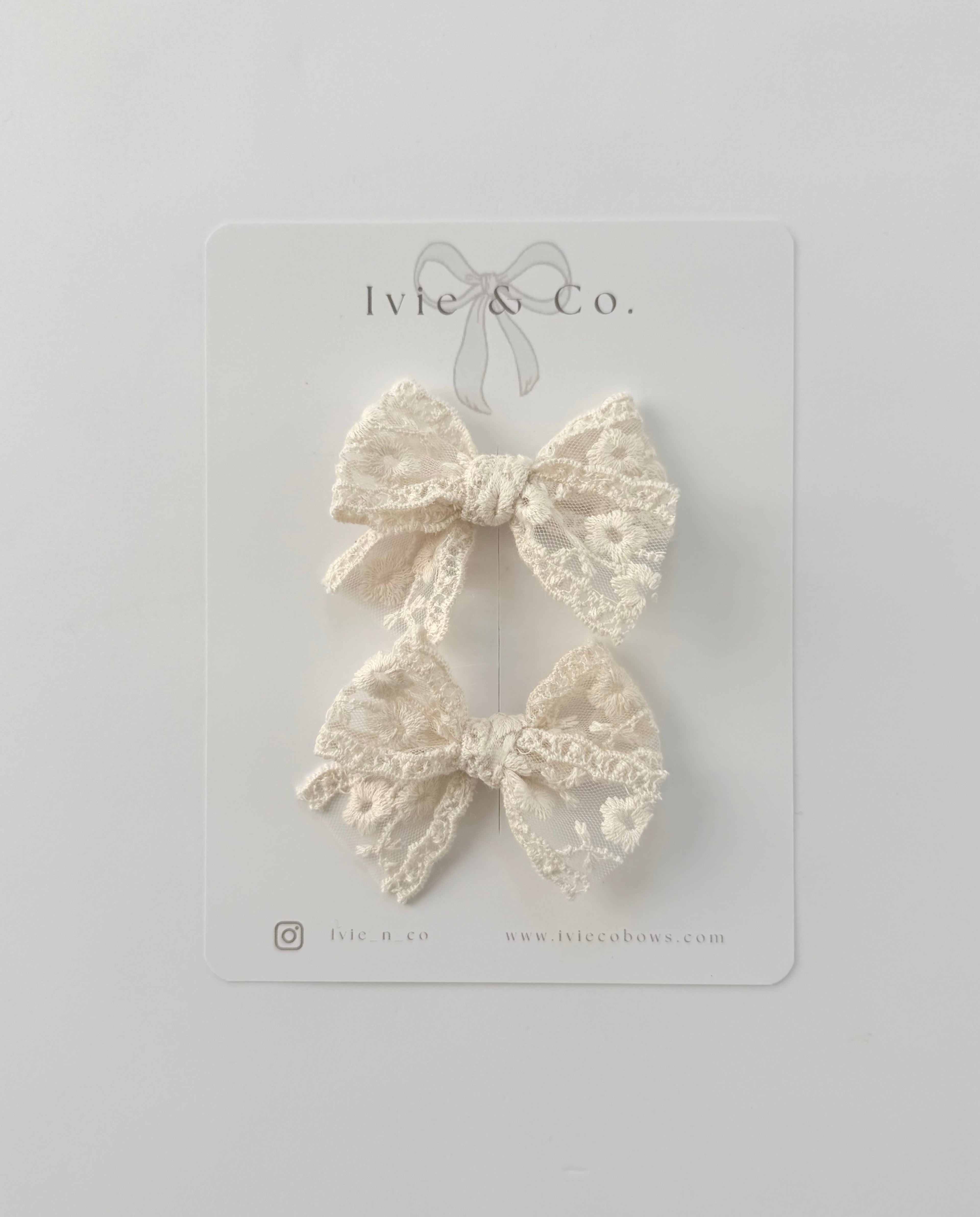 Small Ivie Piggy Bow Set