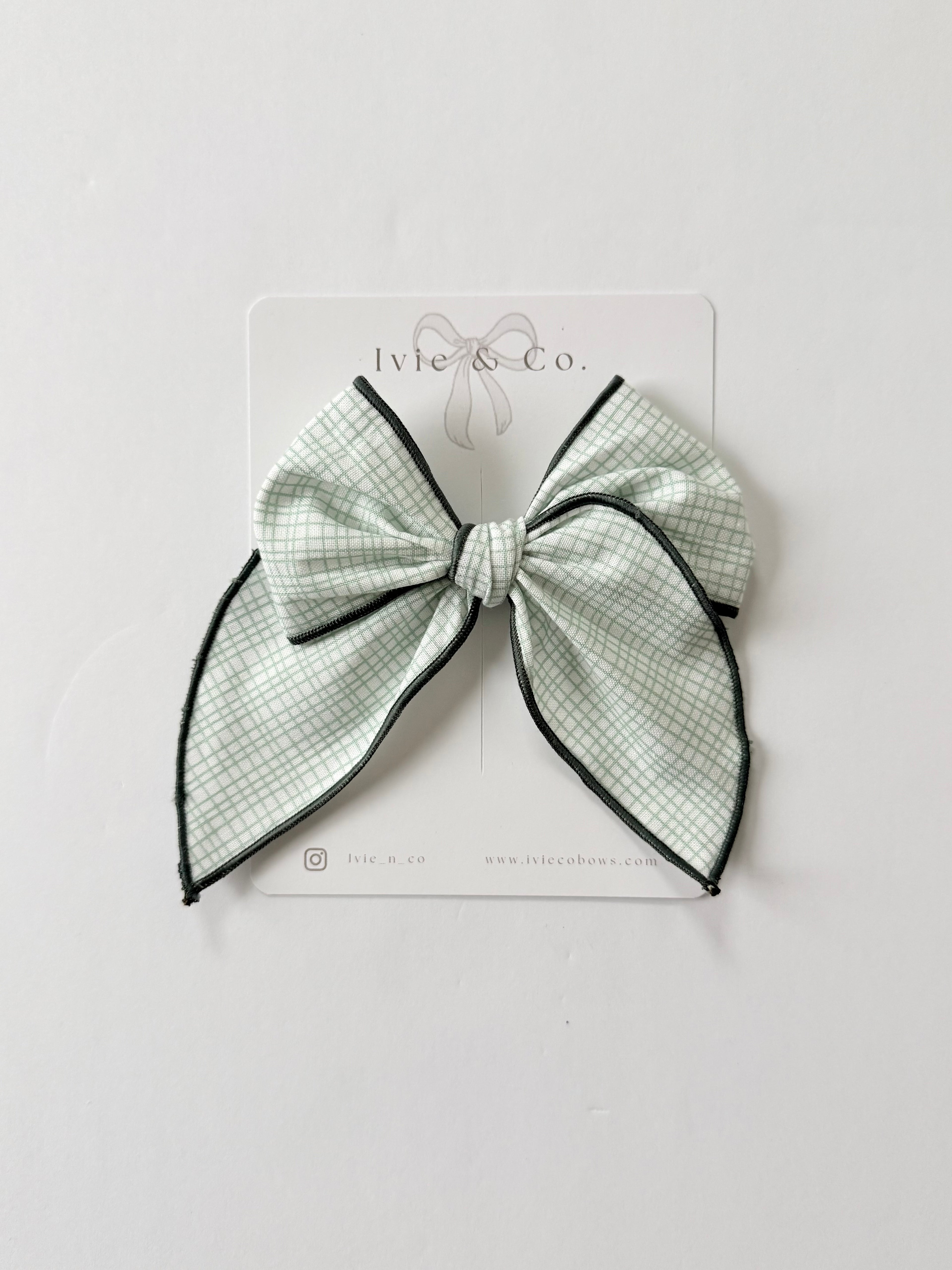 Large Bridgette Bow