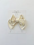 Medium Lottie bow
