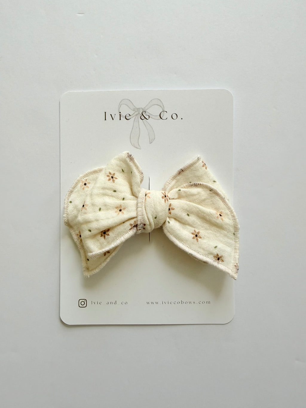 Medium Daisy Bow