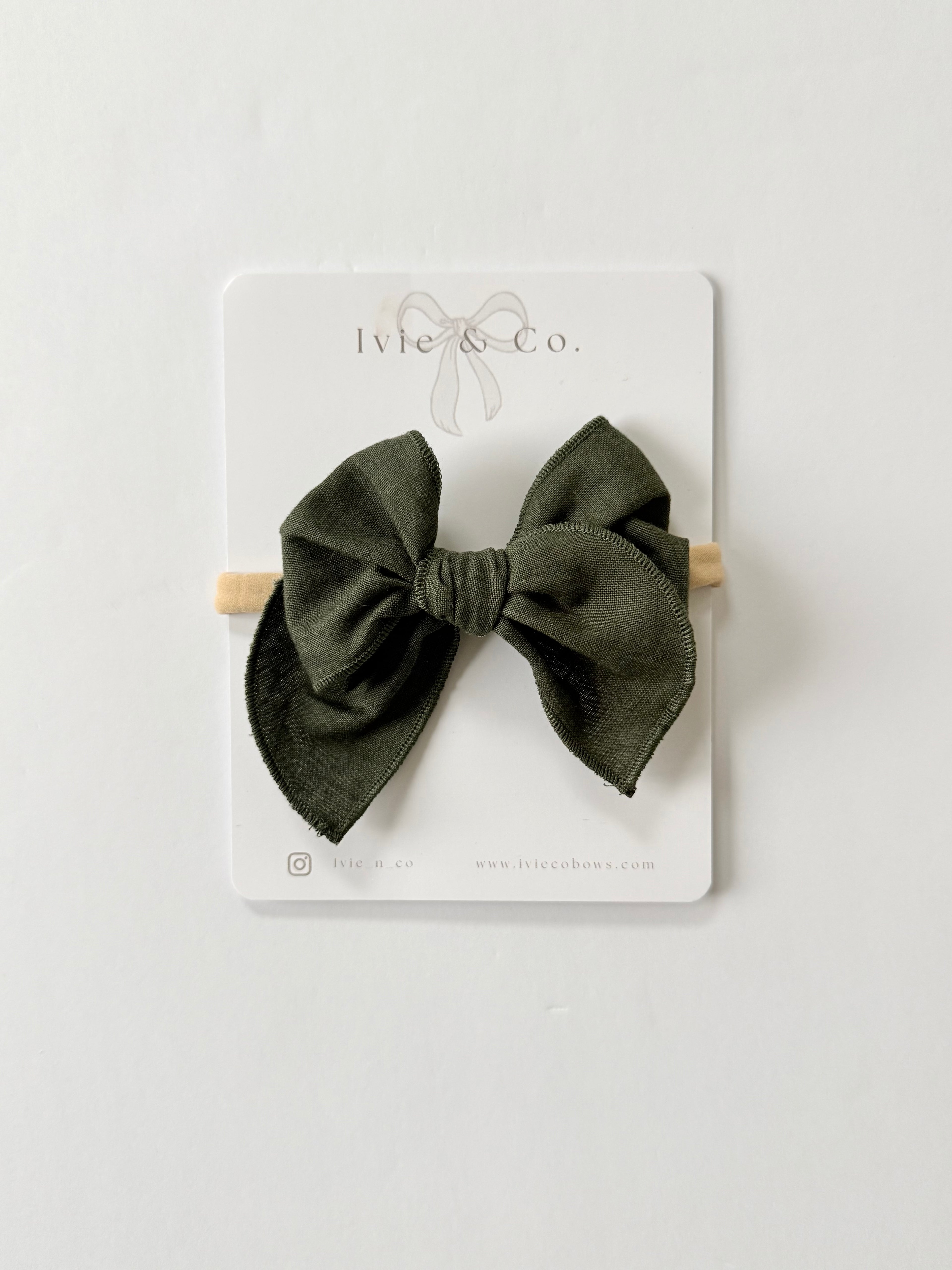 Medium Nora Bow