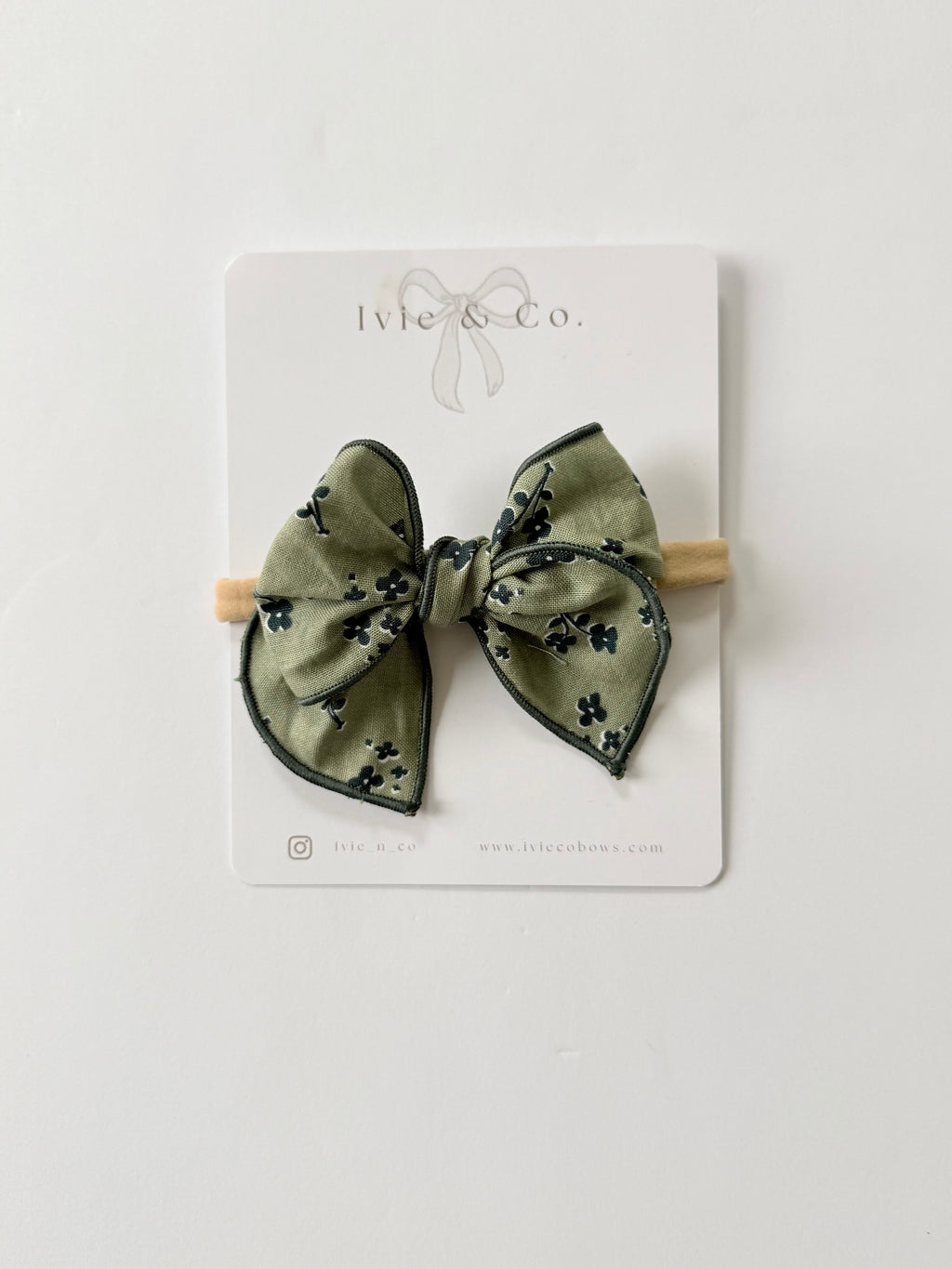 Medium Maeve Bow