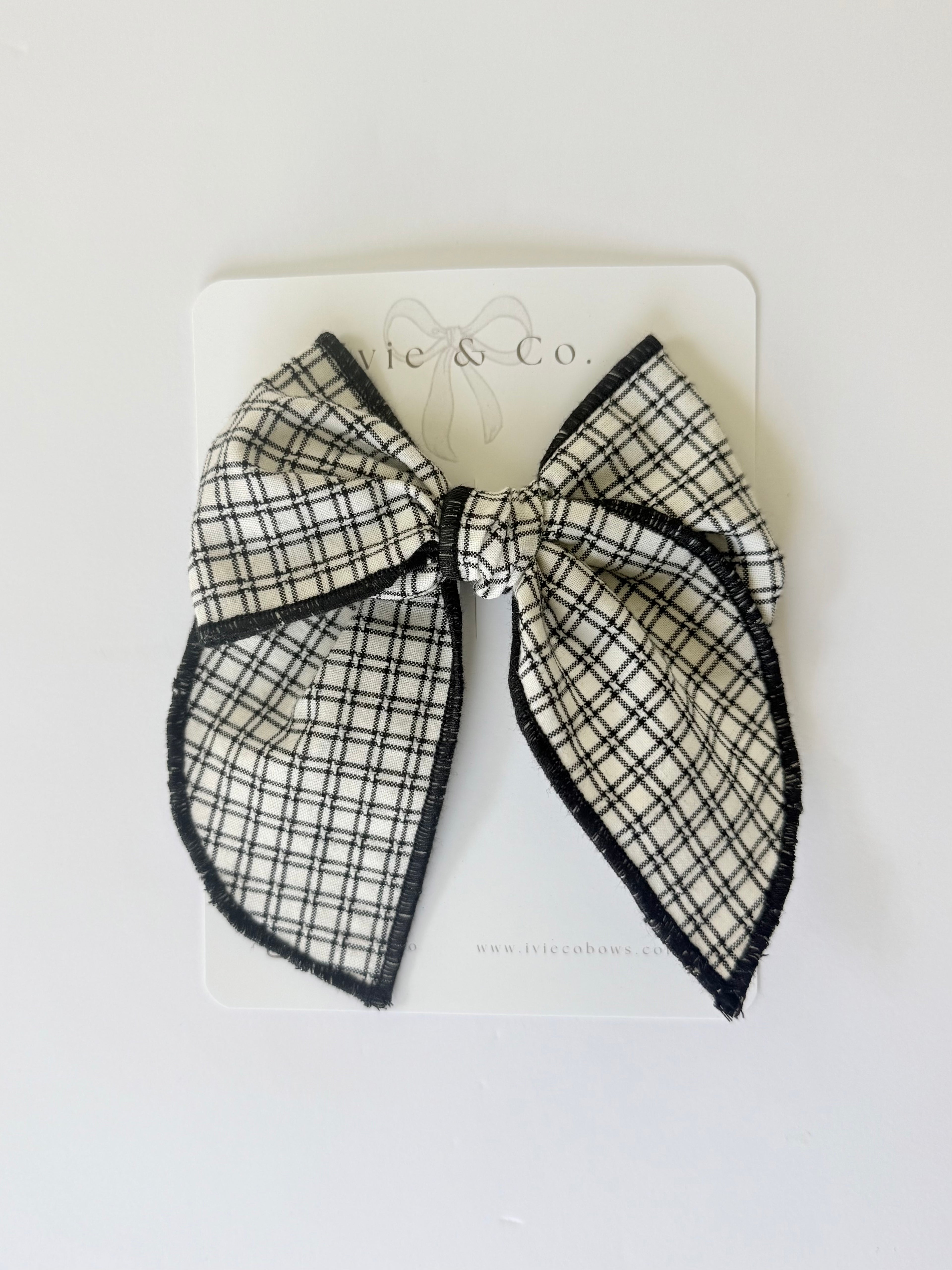 Large Audrey Bow