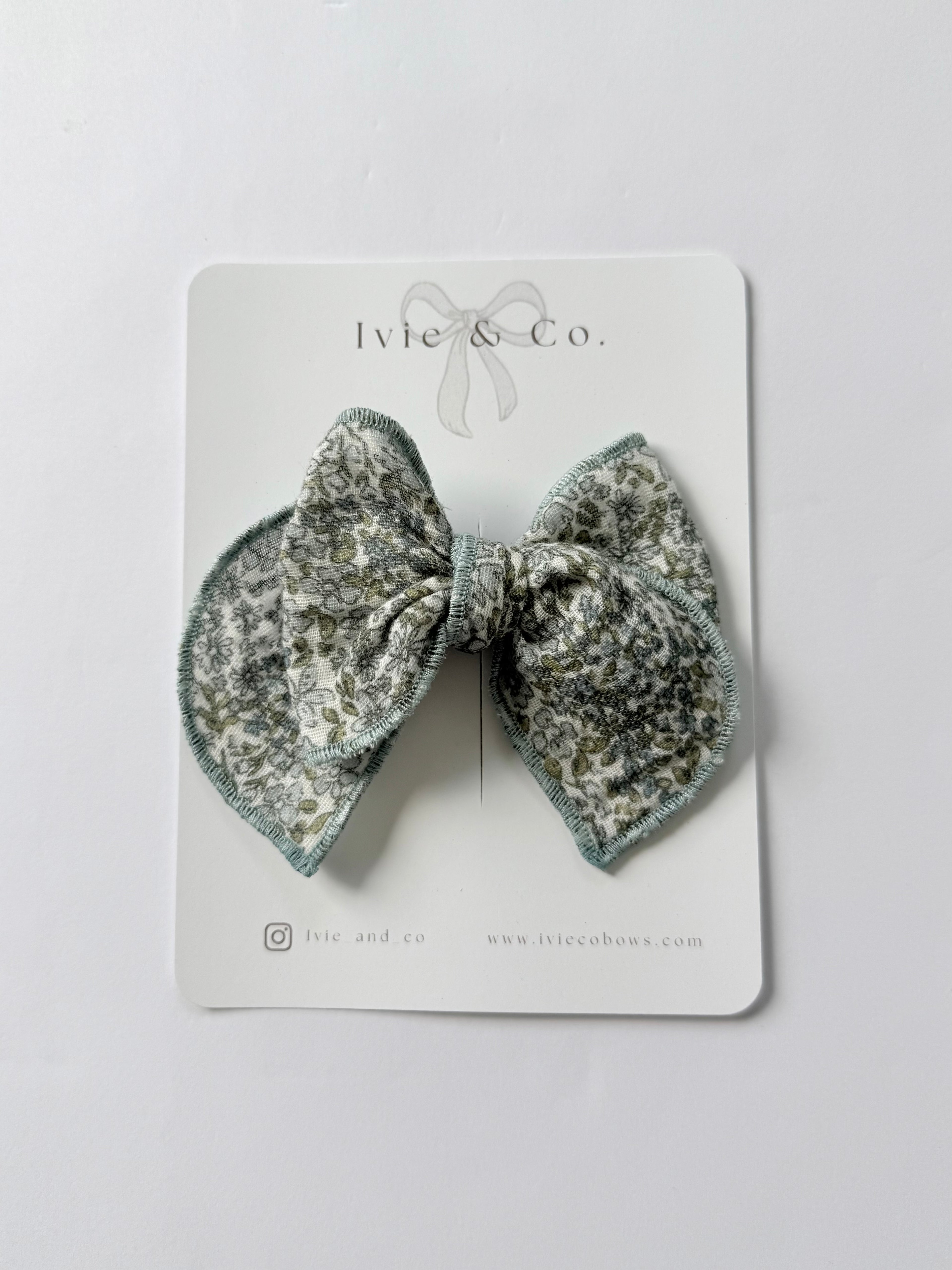 Medium Celeste bow
