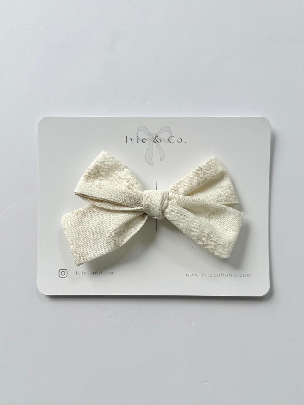Medium Rosalie bow