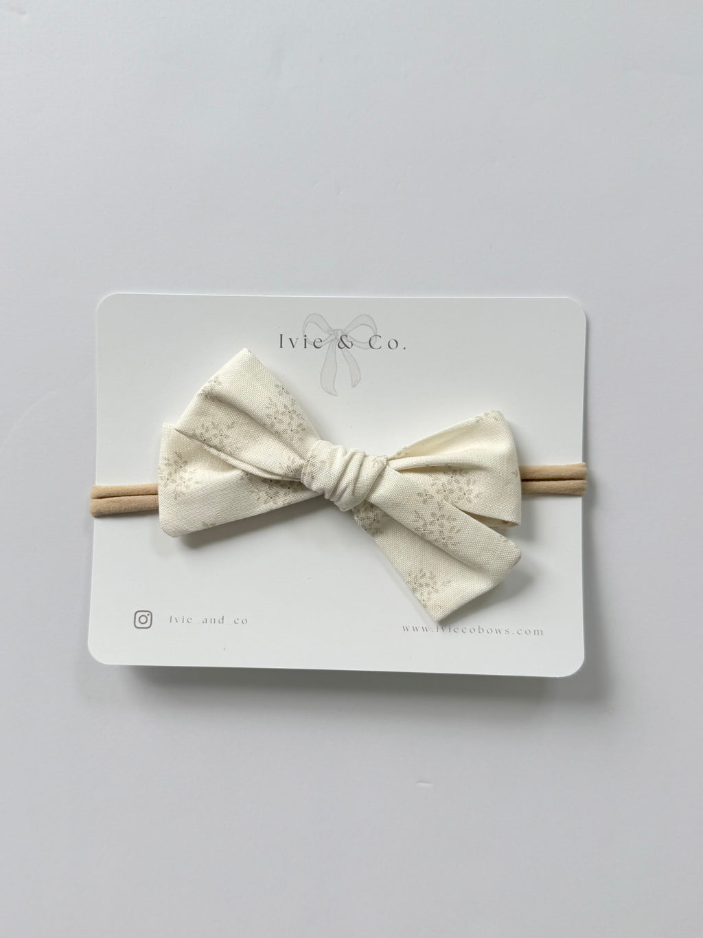 Medium Rosalie bow