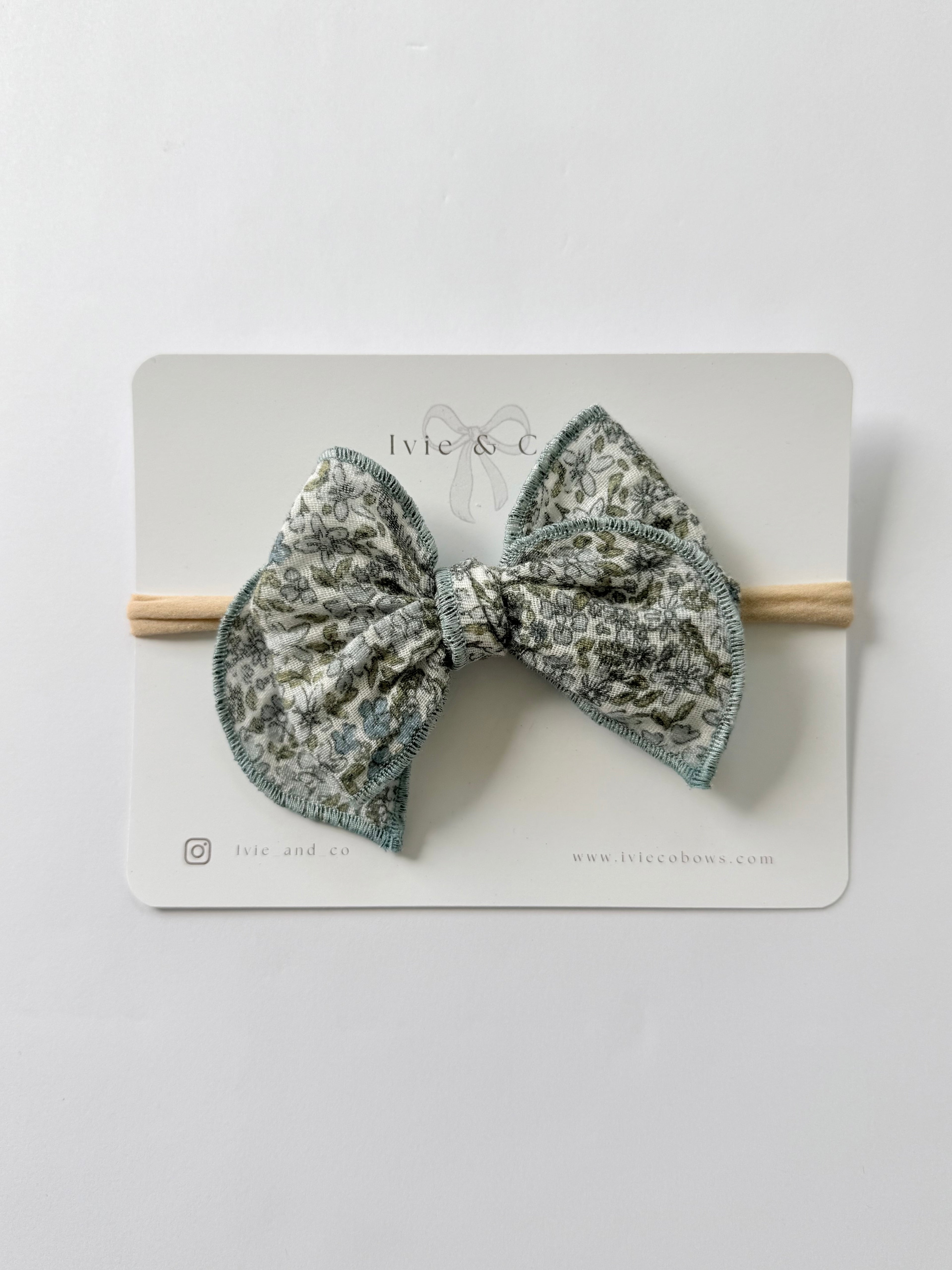 Medium Celeste bow