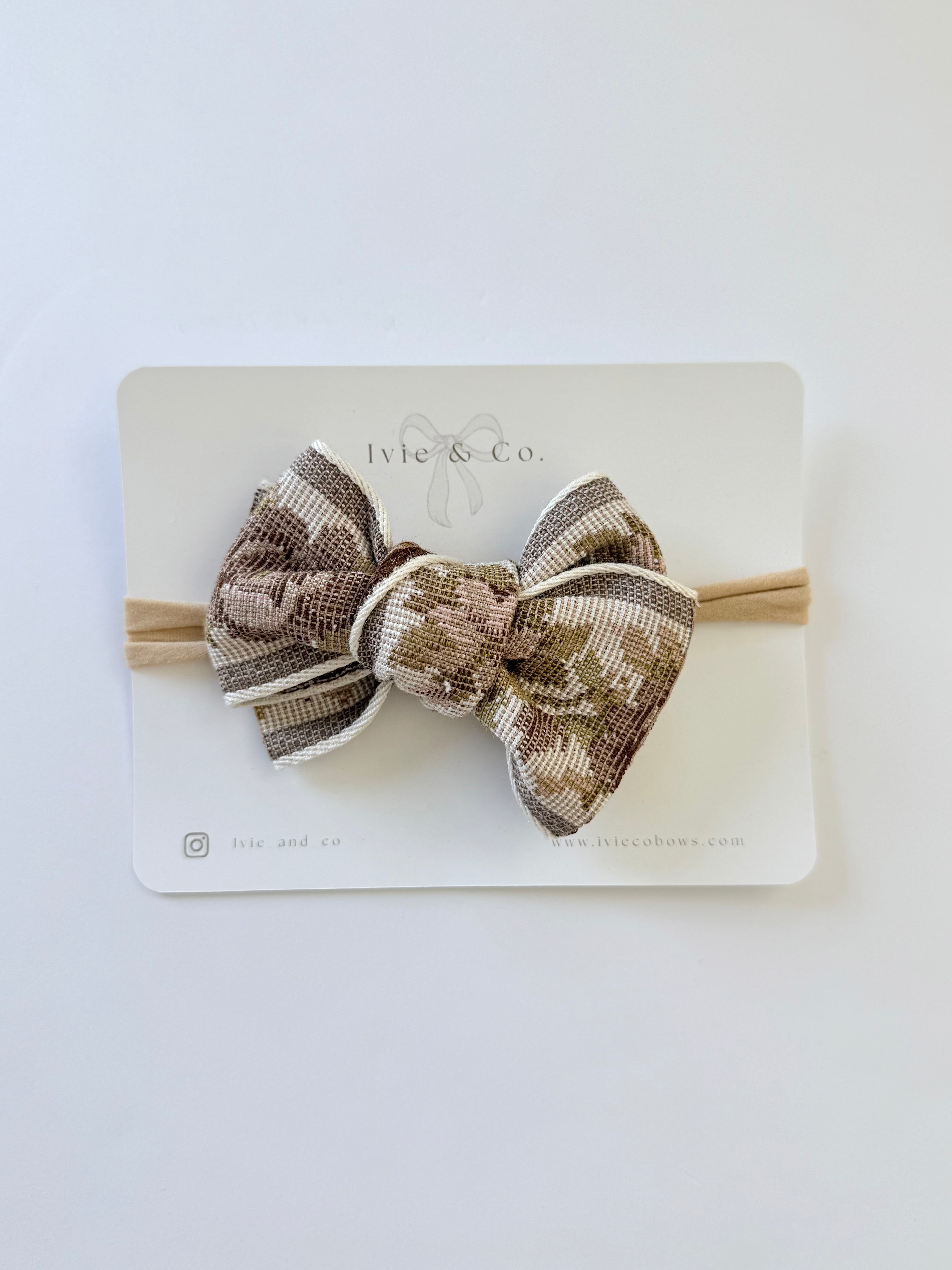 Medium Betsy bow
