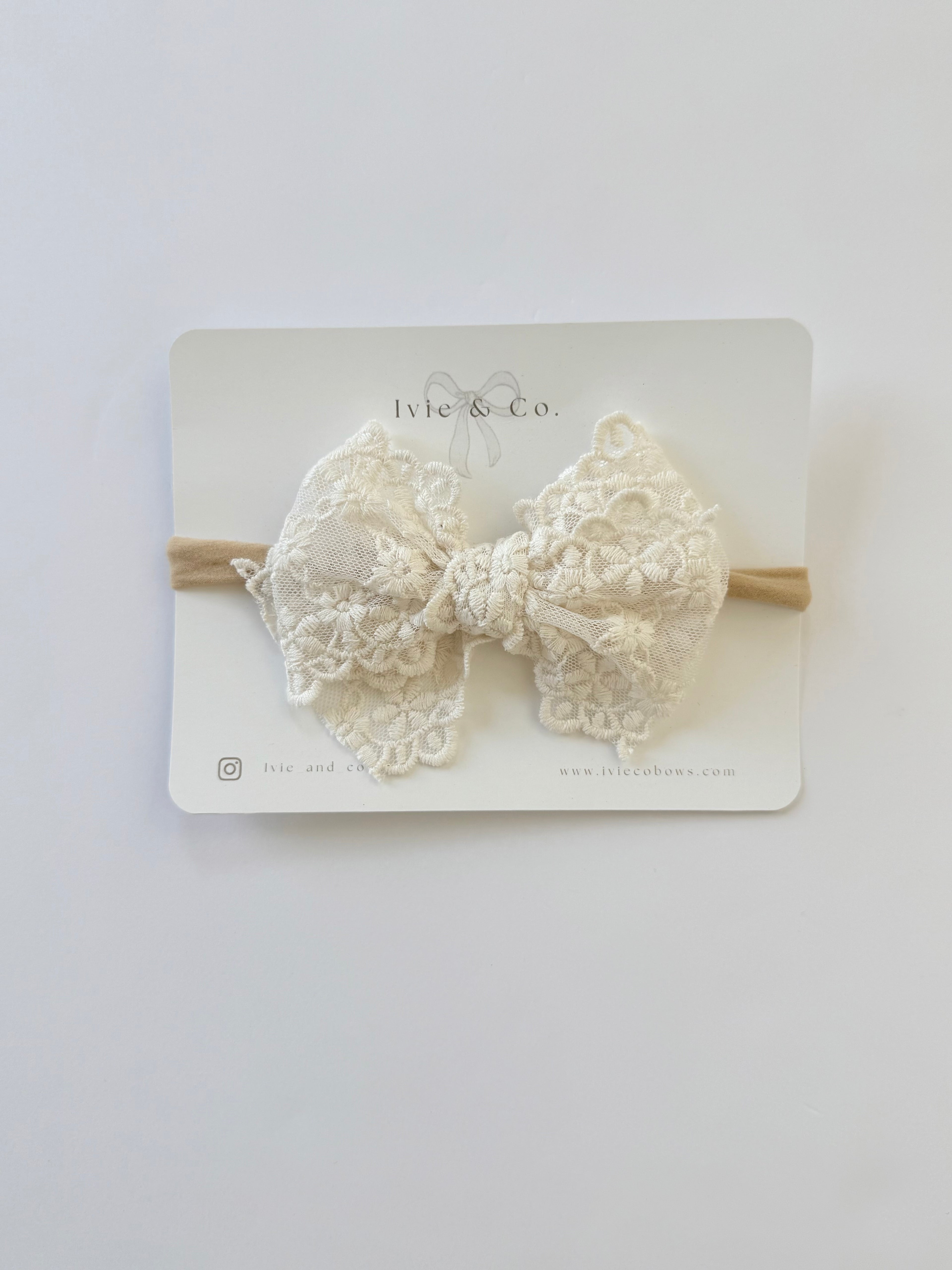 Medium Lucy bow